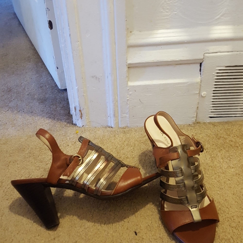 Sandles